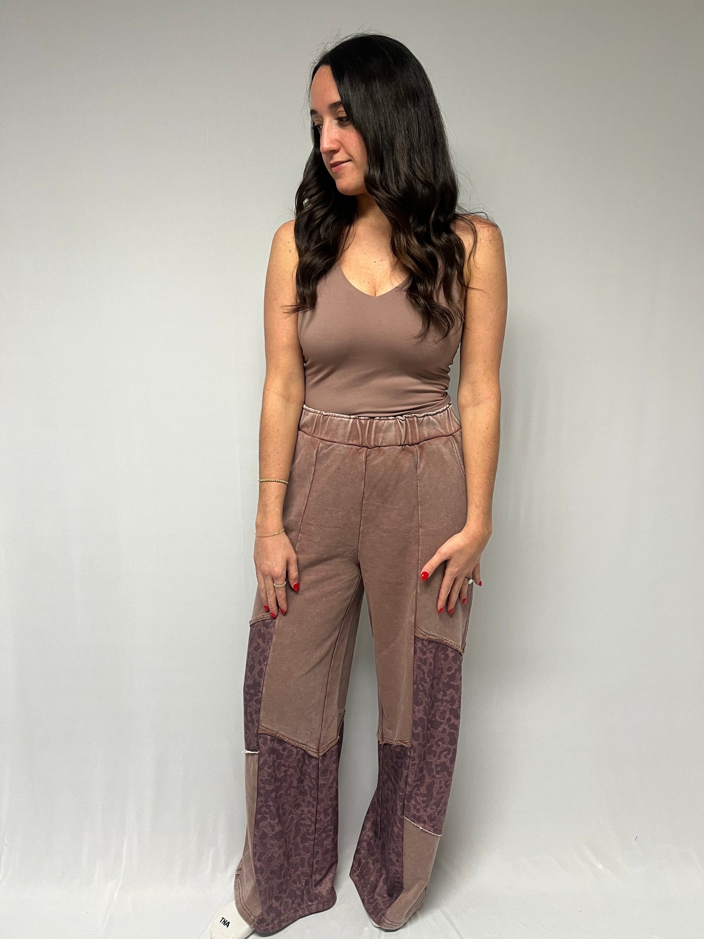 LEOPARD AND LOOSE PANTS