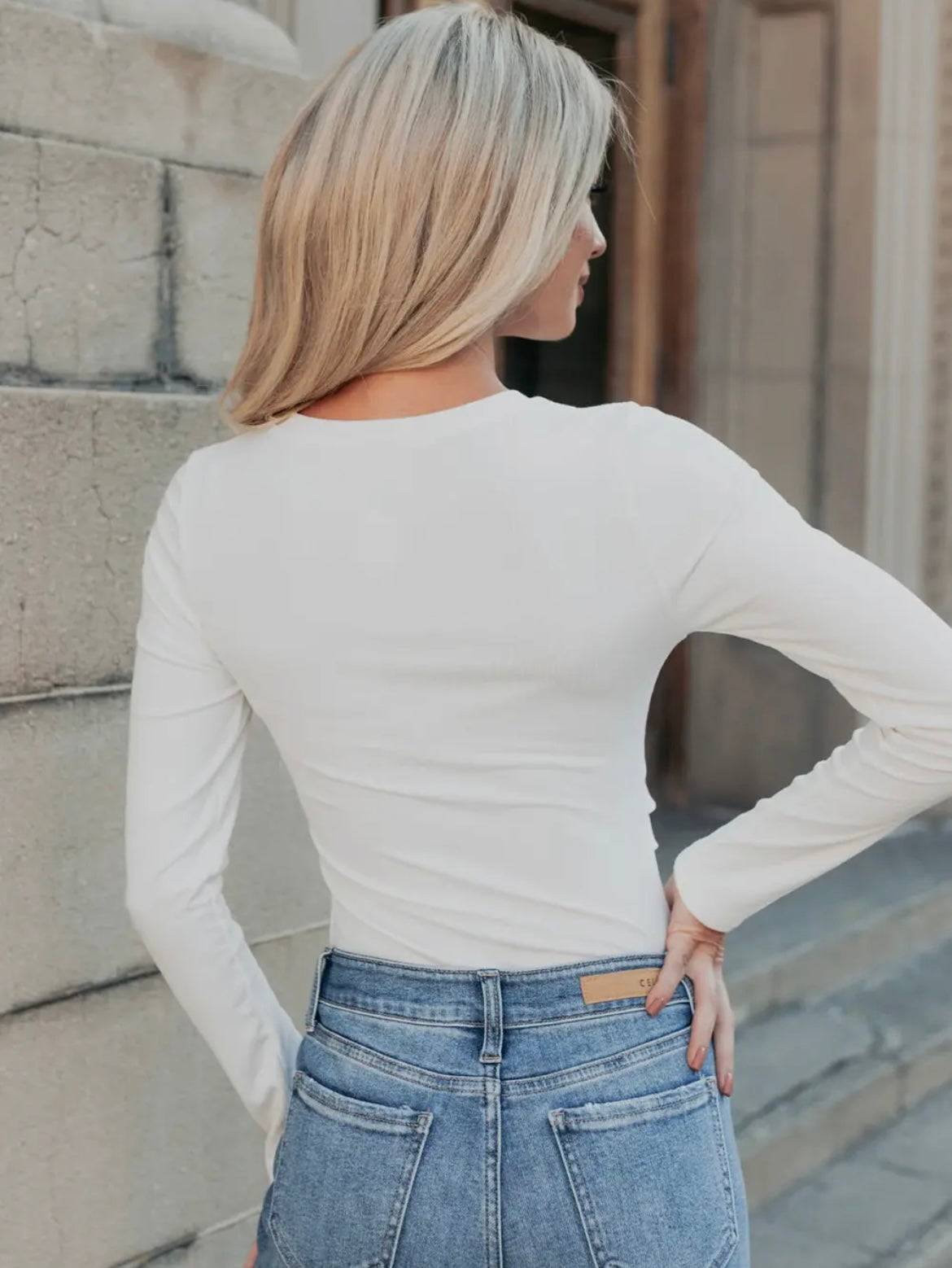 BLACK OR WHITE LONG SLEEVE CREW NECK SOLID COLOR BODYSUIT