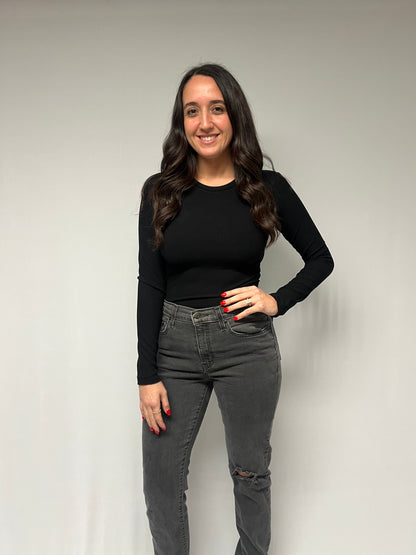 BLACK OR WHITE LONG SLEEVE CREW NECK SOLID COLOR BODYSUIT