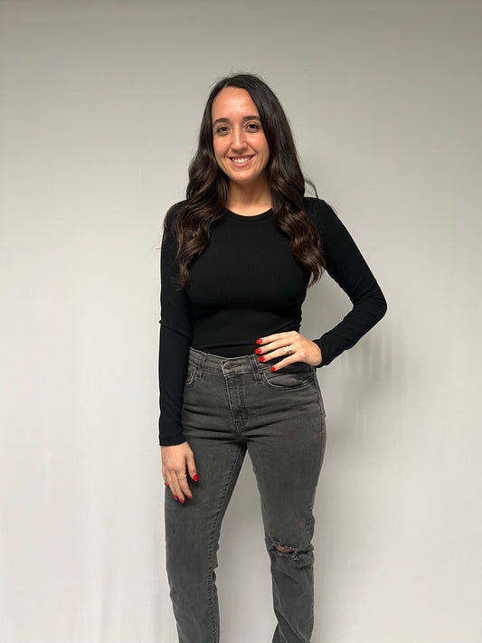 BLACK OR WHITE LONG SLEEVE CREW NECK SOLID COLOR BODYSUIT