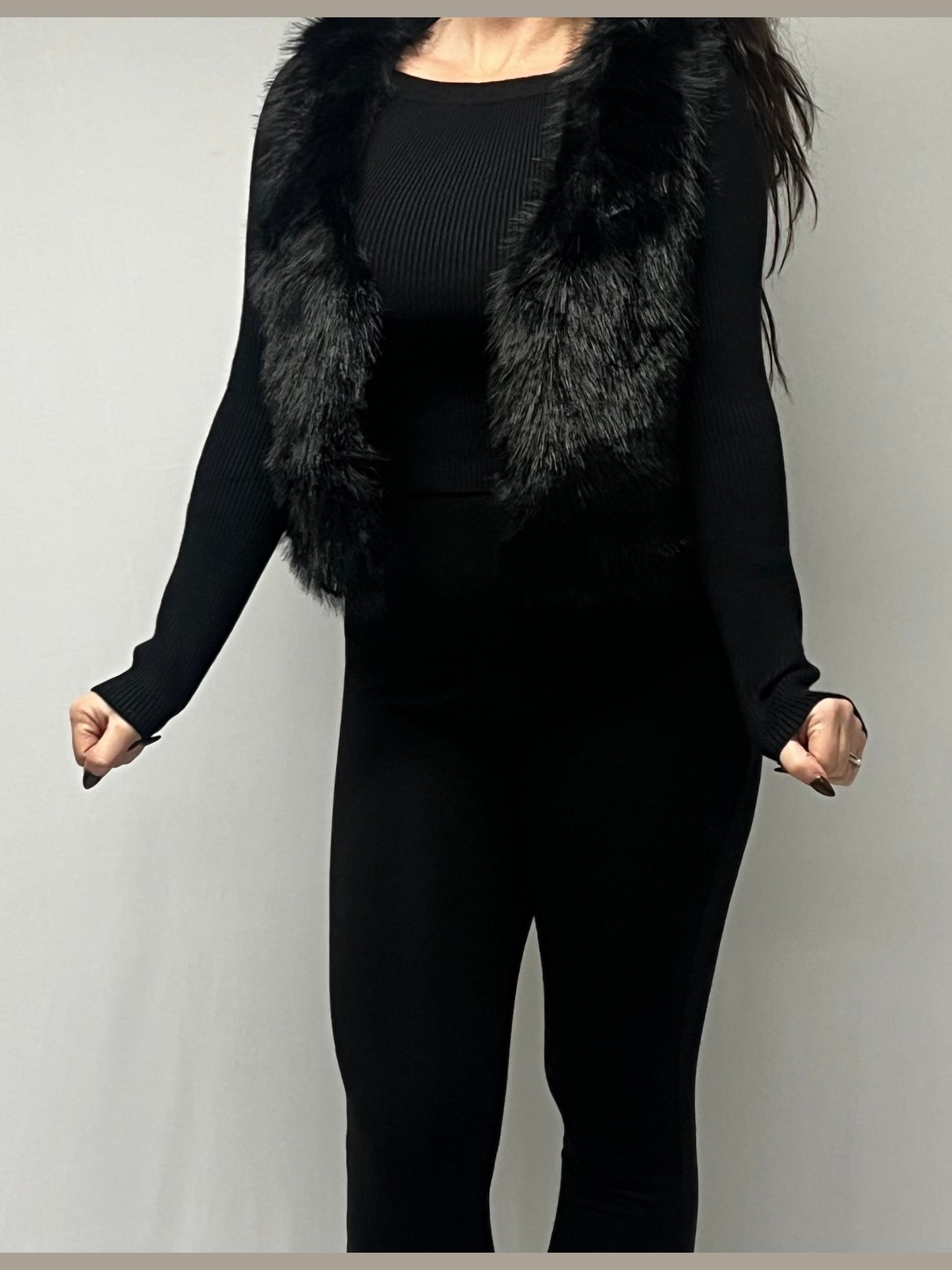BLACK FAUX FUR OPEN VEST