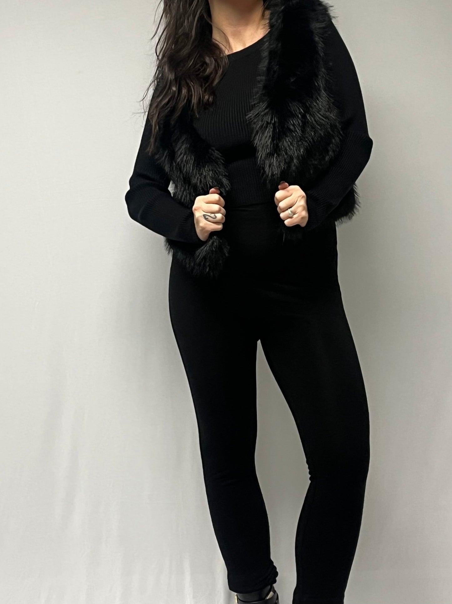 BLACK FAUX FUR OPEN VEST