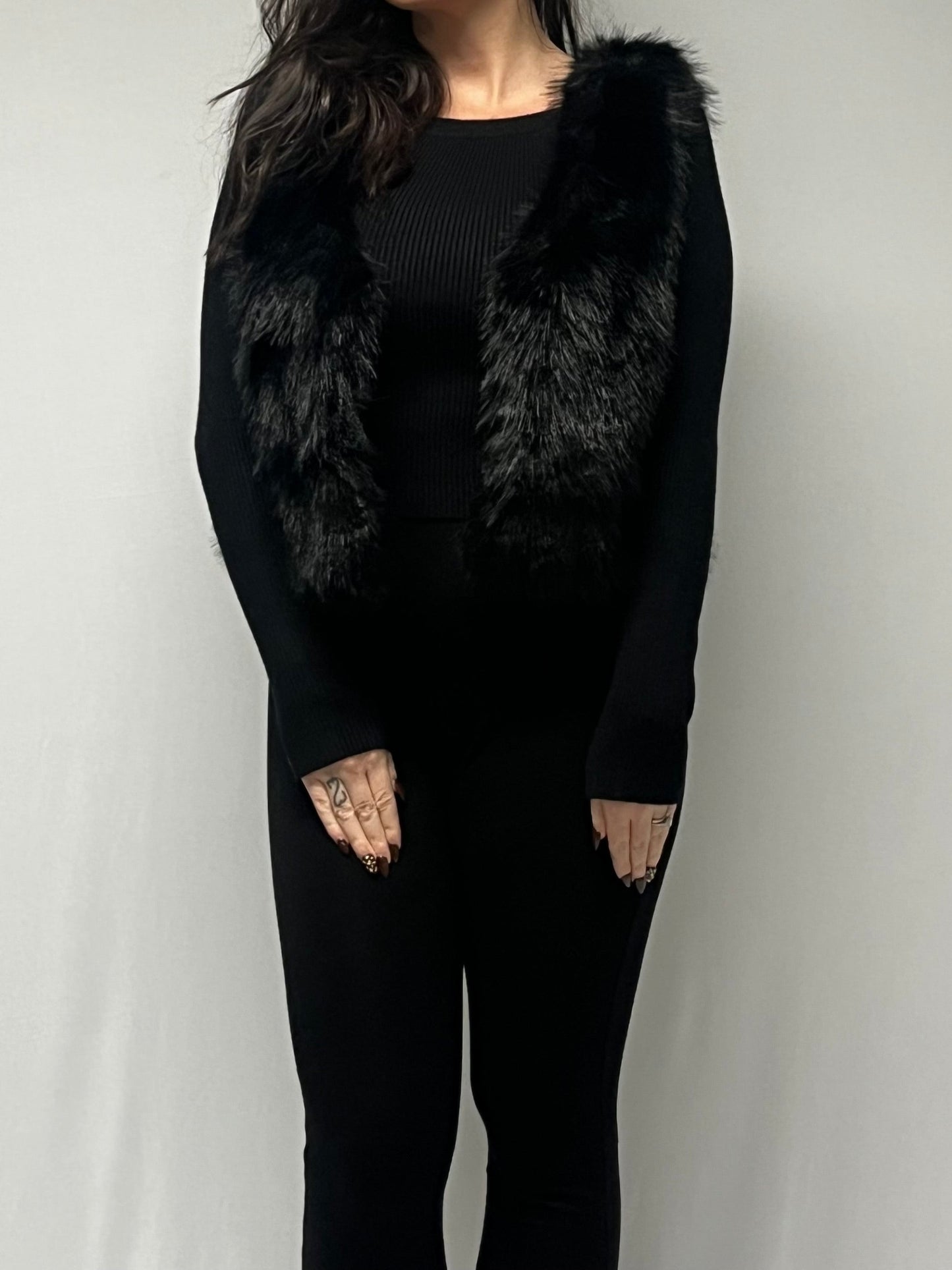 BLACK FAUX FUR OPEN VEST